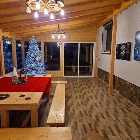 Casa De Pe Rau Villa